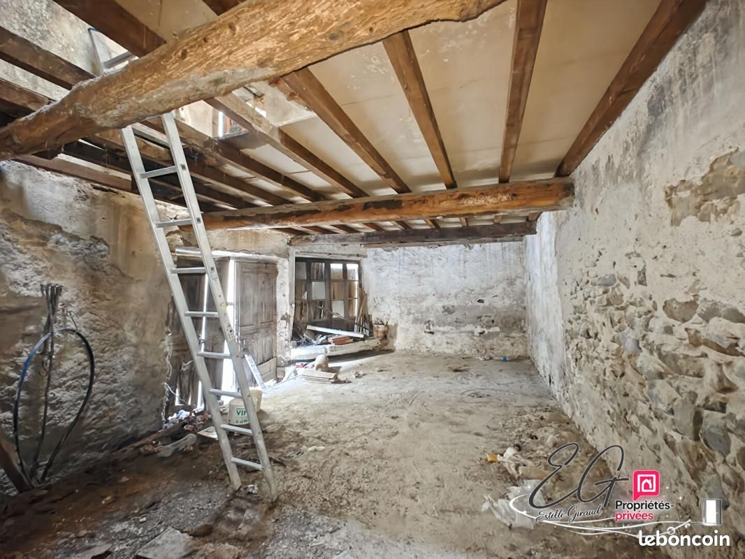 Parking 70 m² · à Laure-Minervois · 70 m² · 19 000 €
