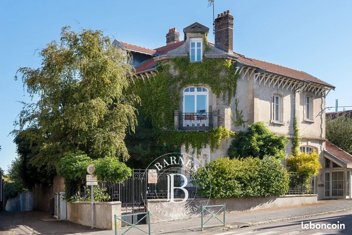 Maison 10 pièces 302 m² · à Gerbéviller · 302 m² · 395 000 €