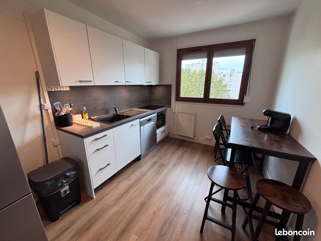 Appartement 6 pièces 92 m² · à Vaulx-en-Velin · 92 m² · 2 100 €/mois