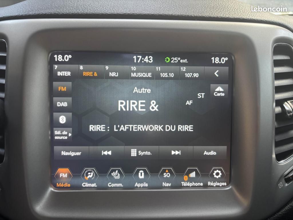 JEEP COMPASS 4x2 1.4 MultiAir 140 S / Toît Ouvrant - CarPlay (image 26)