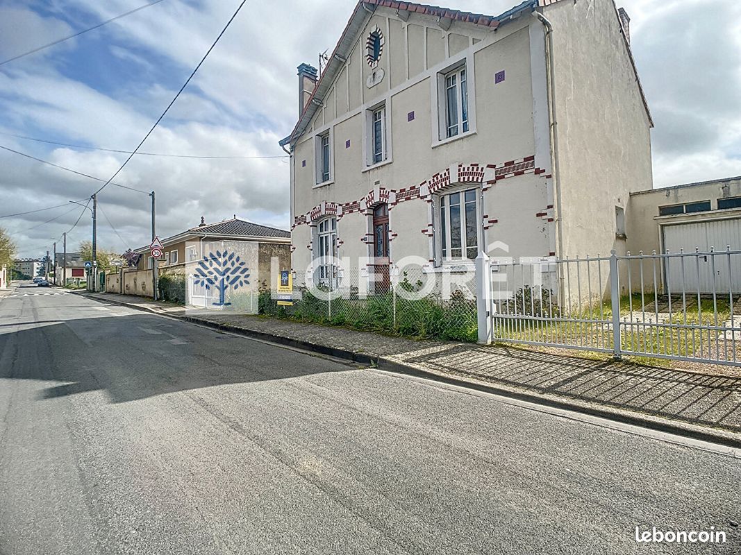 Maison 7 pièces 144 m² - Thouars 79100 (image principale 0)