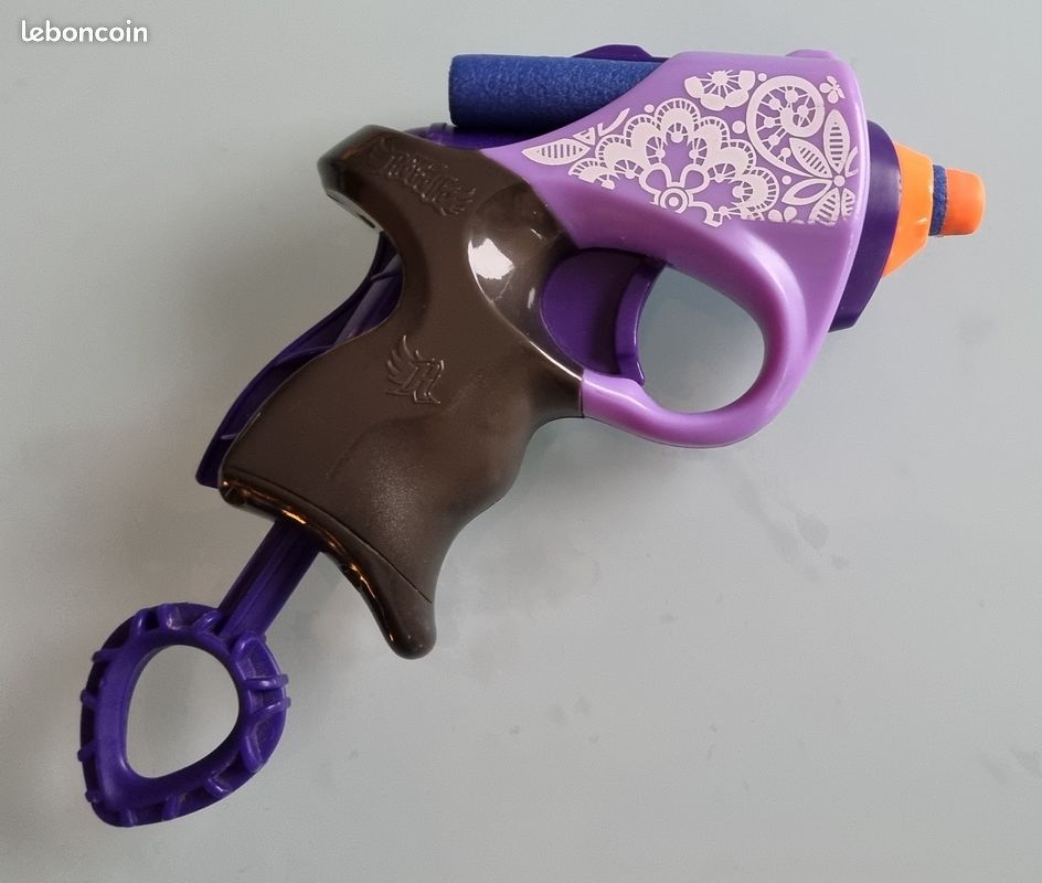 Nerf Rebelle avec 3 fléchettes (image 1)
