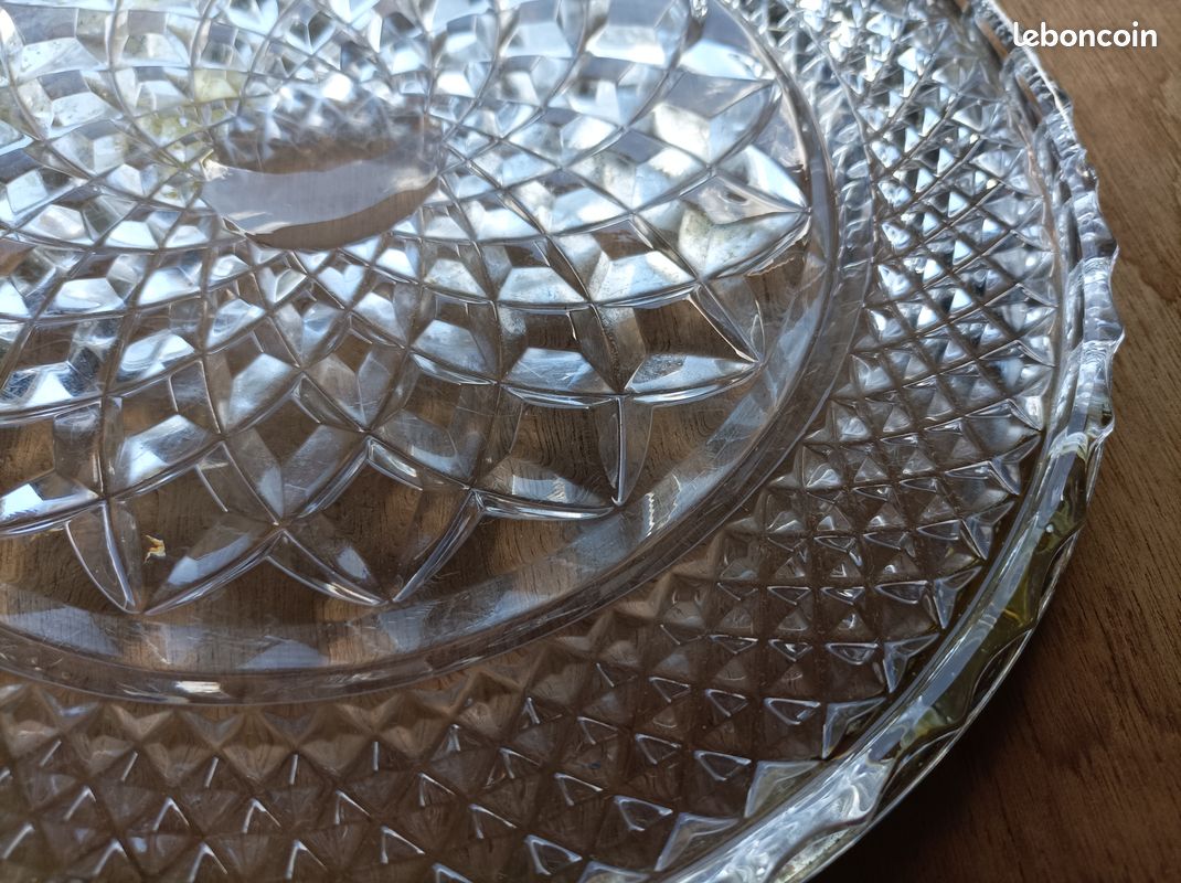 Dessous de plat en verre ou cristal taillé cerclé métal argenté (image 2)