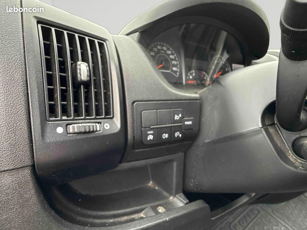 Peugeot Boxer Fg 330 L2H2 2.2 BlueHDi S&S 120ch (image 23)