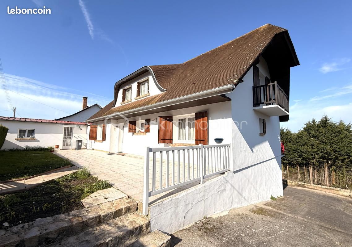 Maison 8 pièces 170 m² · à Eu · 170 m² · 280 000 €