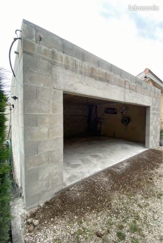 Garage (image 1)