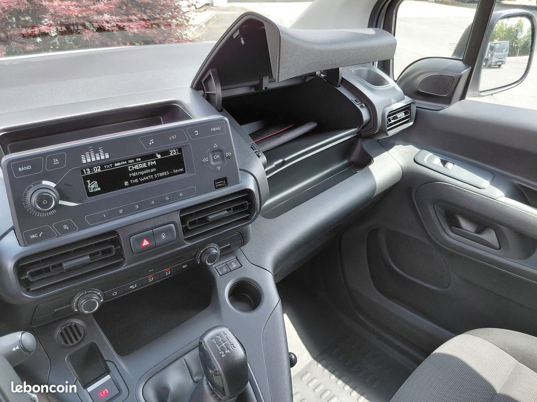 Citroen berlingo hdi 75cv club (image 9)