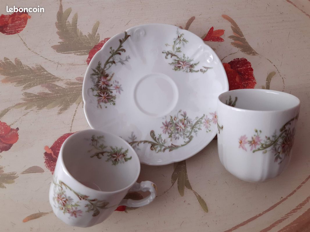 Service à café en porcelaine fine de Limoges-25 pièces (image 3)