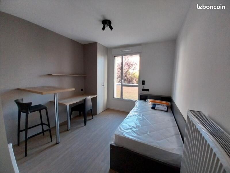 Appartement 1 pièce 18 m² · à Orléans · 18 m² · 560 €