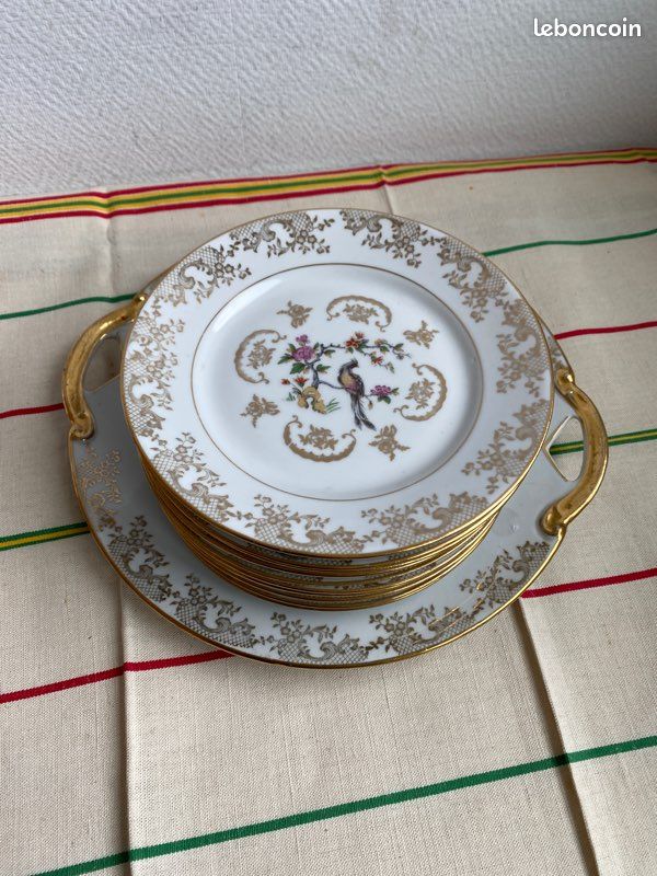 Service dessert 10 assiettes et un plat à gâteau porcelaine oiseau du paradis (image 1)