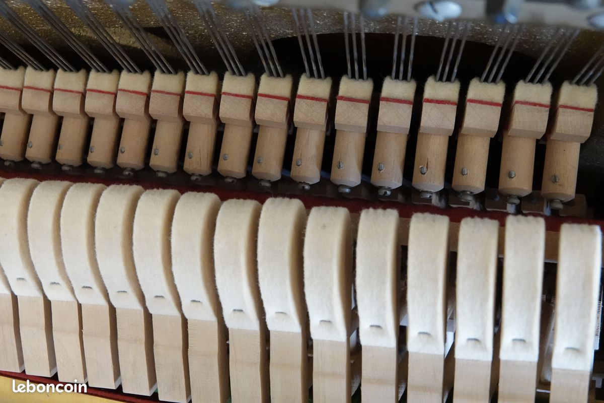 Piano droit Gaveau révisé et accordé (image 4)