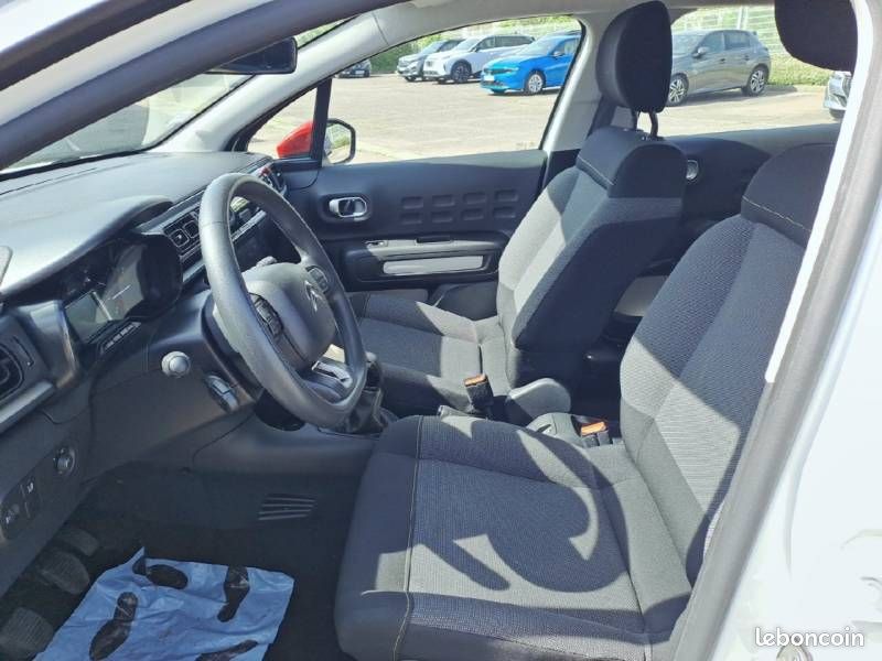 Citroën C3 PureTech 82 S&S BVM5 Graphic (image 9)