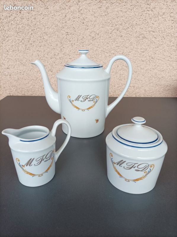 Cafetière - saladier - soupière en porcelaine de Limoges (image 1)