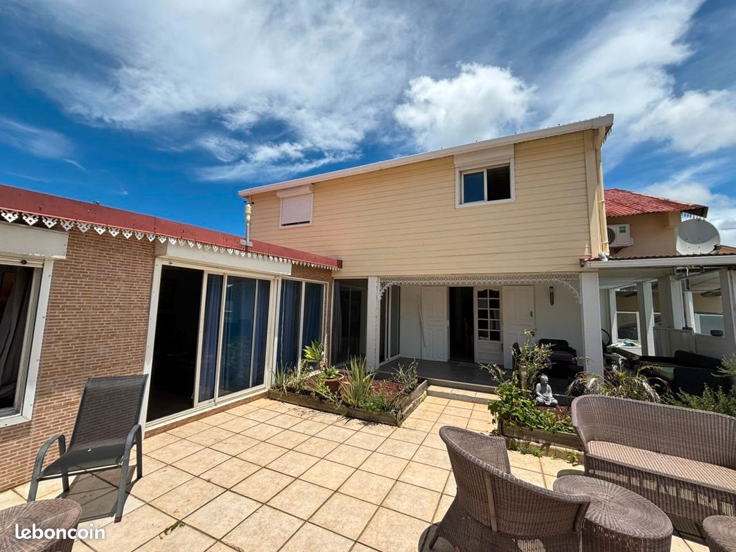 Maison 6 pièces 200 m² · à Saint-André · 200 m² · 340 000 €