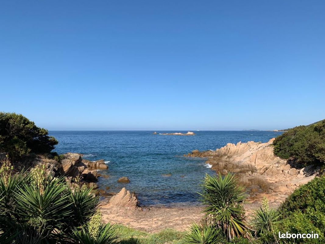 Studio privatif dans propriété en bord de mer (image 1)