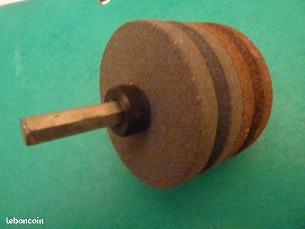 Aiguiseur rotatif pour perceuse (image 3)