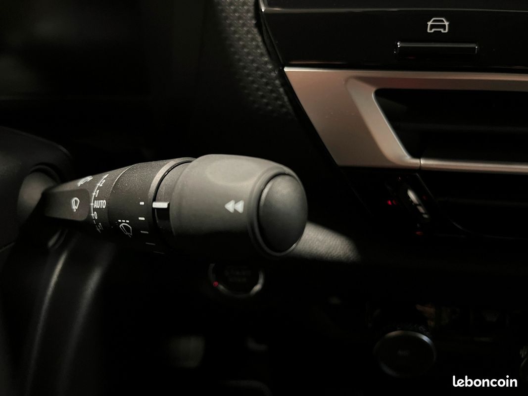 Citroen C4 1.2 HYBRIDE 145 S&S MAX AUTOMATIQUE (image 23)