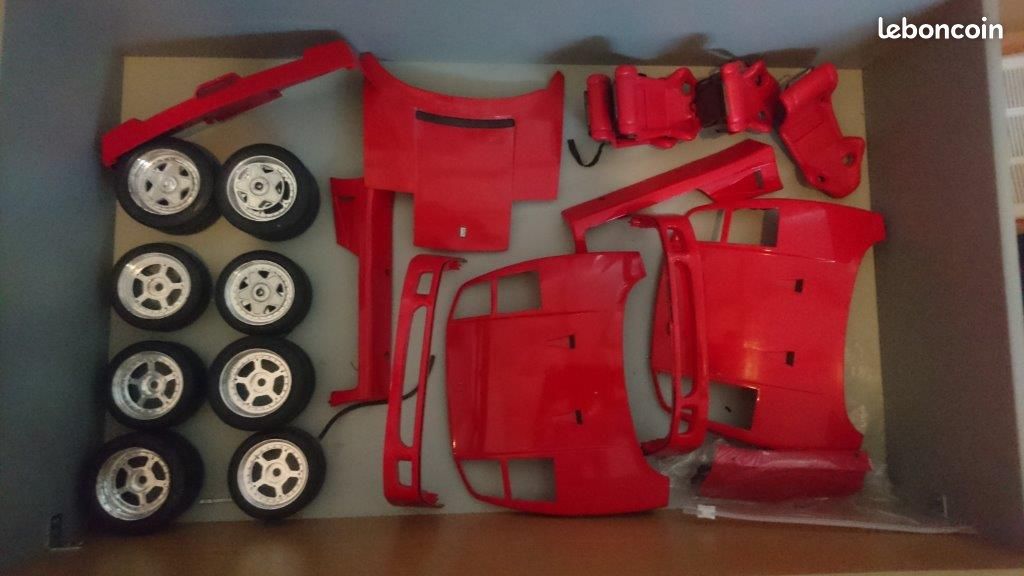 Pièces détachées Pocher 1/8 Porsche et F40 et Testararossa (image 16)