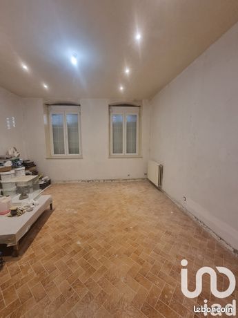 https://img.leboncoin.fr/api/v1/lbcpb1/images/98/3c/75/983c752a08ae09b40bcd20e9d43f9aeac9367e24.jpg?rule=ad-image