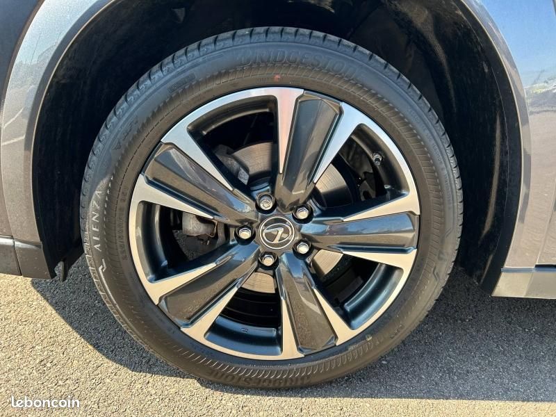 Lexus UX 250h Executive 2WD (image 9)
