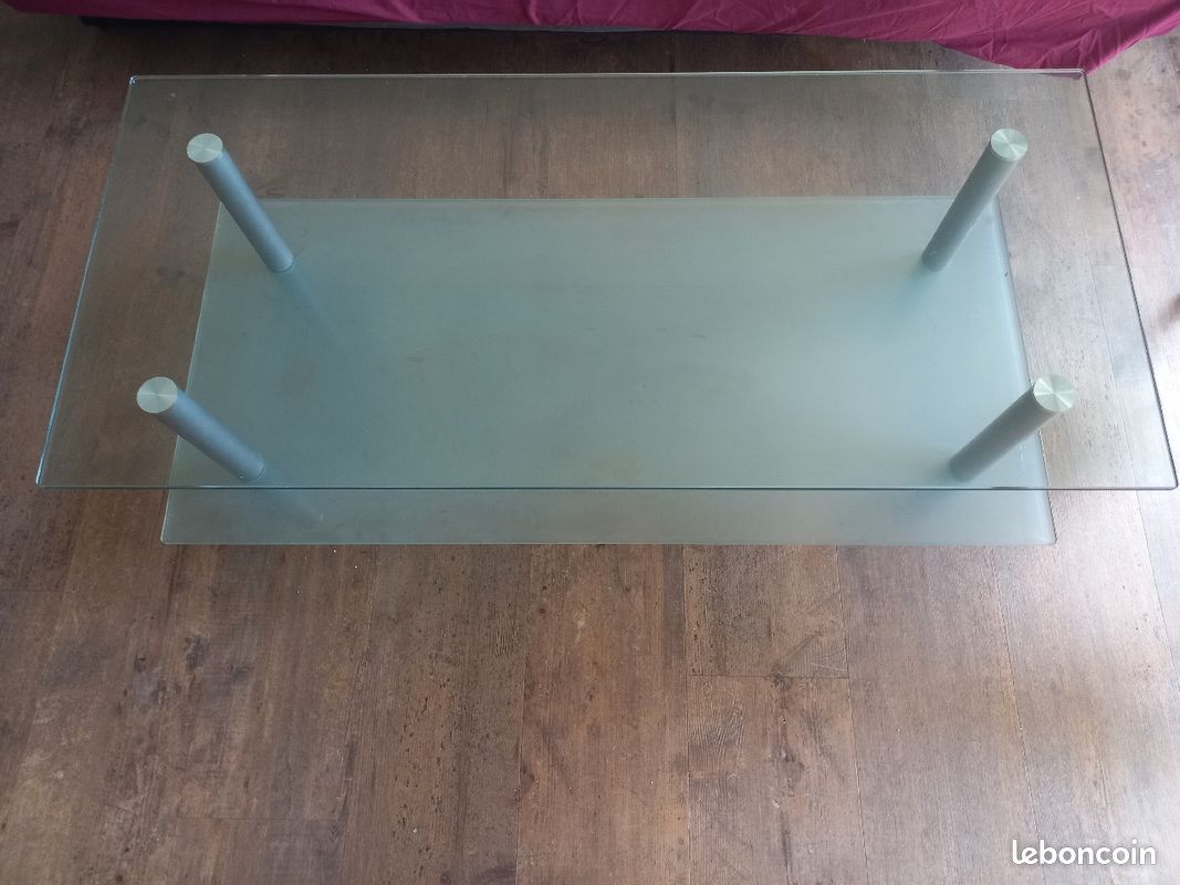Vend table en verre (image 1)