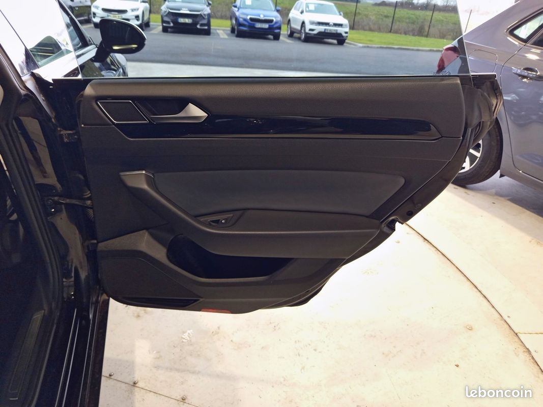 VOLKSWAGEN Arteon 2.0 TDI 150 SCR DSG7 Elegance (image 20)