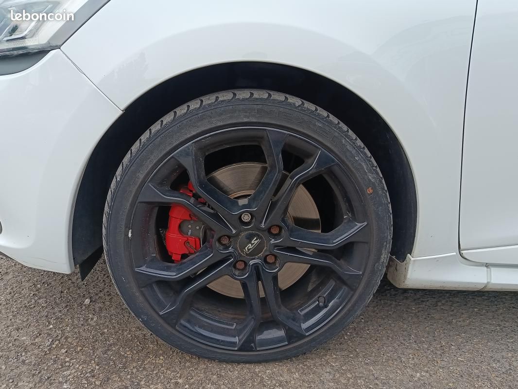Renault Clio 4 RS 200 ch (image 12)
