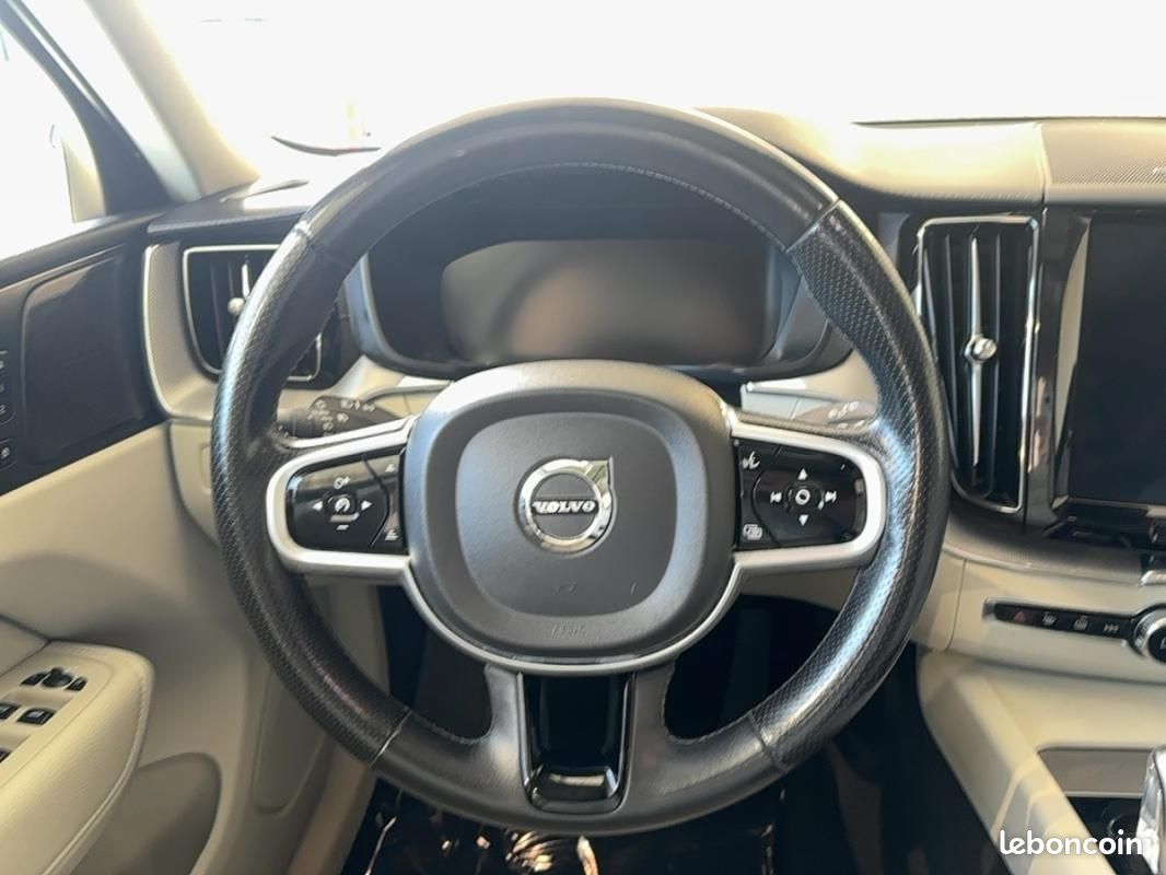Volvo XC60 T8 TWIN ENGINE 303 CH + 87 GEARTRONIC 8 INSCRIPTION (image 8)