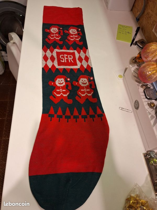 Chaussette De Noël SFR Occasion - En Acrylique, Très Bon État, Déco De Fêtes