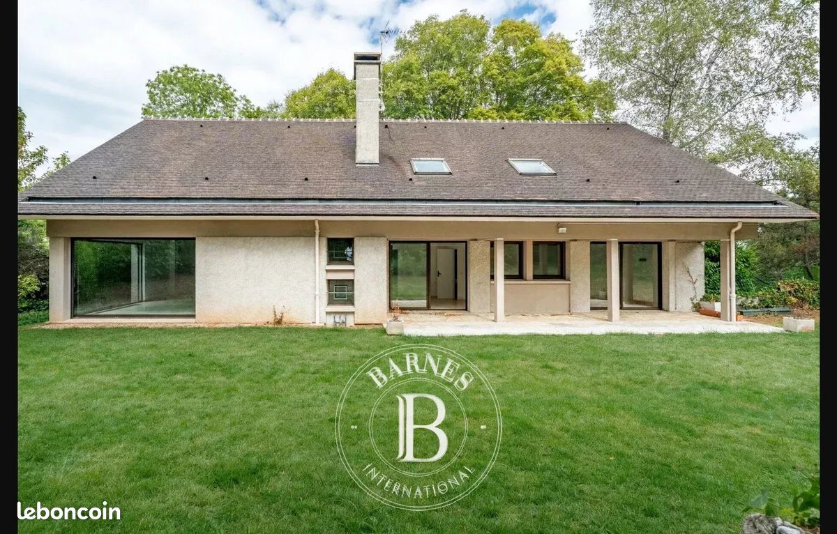 Maison 10 pièces 265 m² · à Saint-Germain-en-Laye · 265 m² · 1 800 000 €