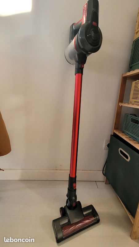 Aspirateur balai UP600 Électroménager