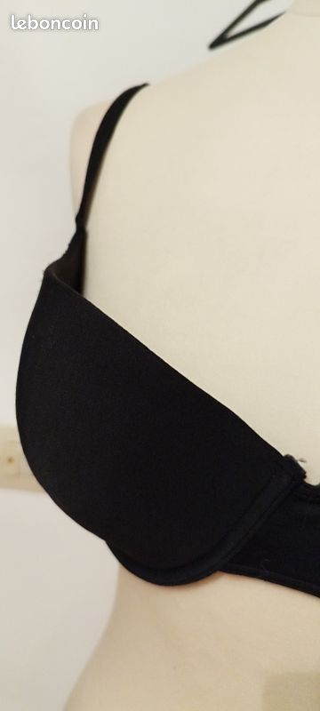 Soutien-gorge ICI ET MAINTENANT - Taille 95E - Noir Avec Armatures - Occasion Très Bon état (TBE)