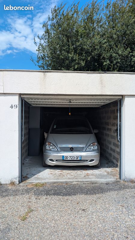 Garage · à Le Bouscat · 30 000 €