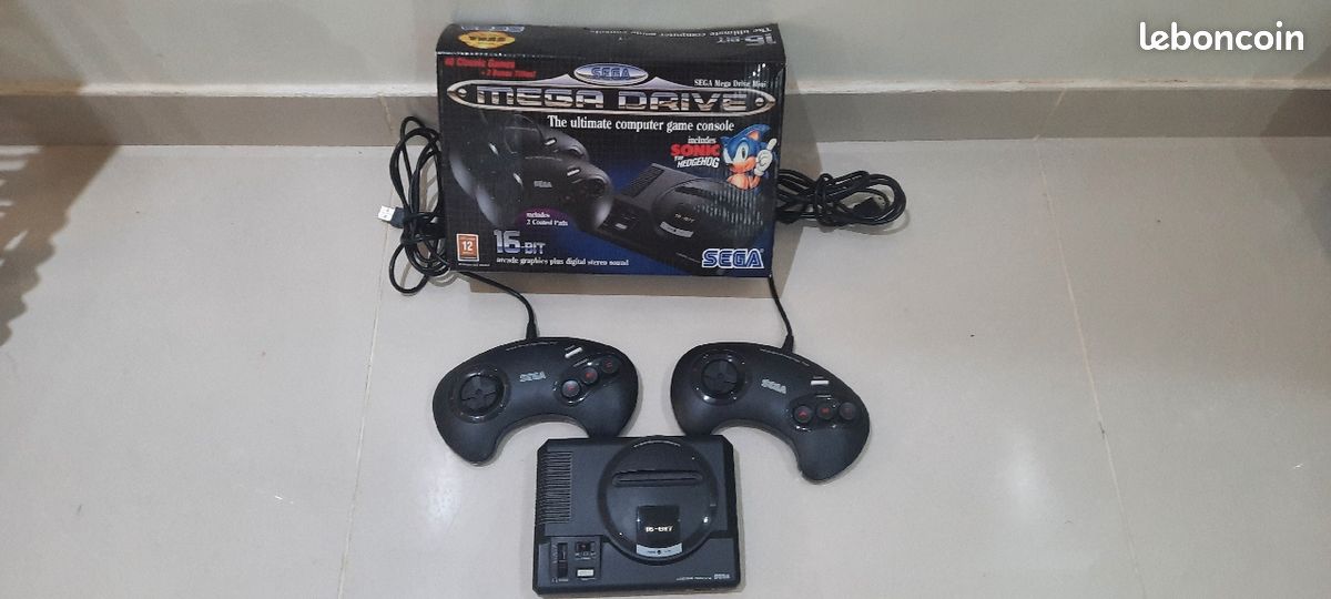 SEGA Mega drive mini - 42 jeux - 2 manettes - Parfait état (image 1)