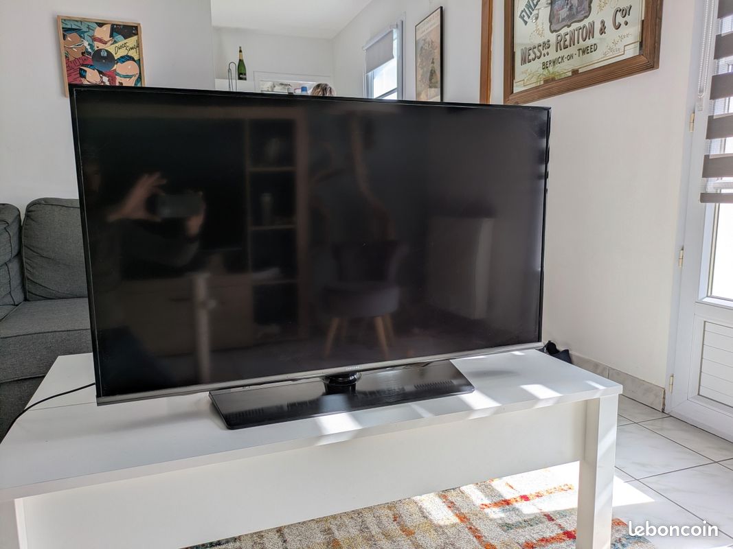 TV Samsung 40" 102cm sans internet intégré (image 1)