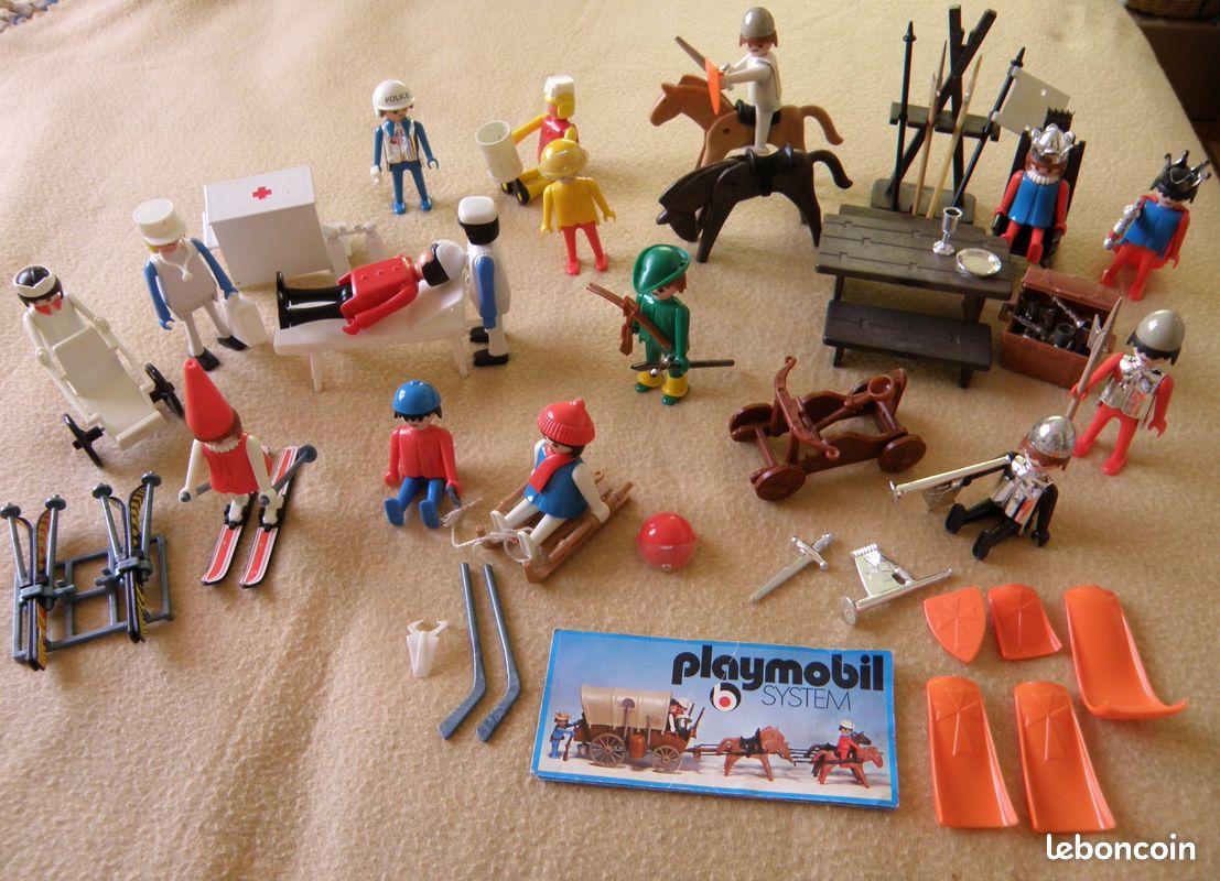 17 figurines Playmobil de 1974 & plein accessoires (image 1)