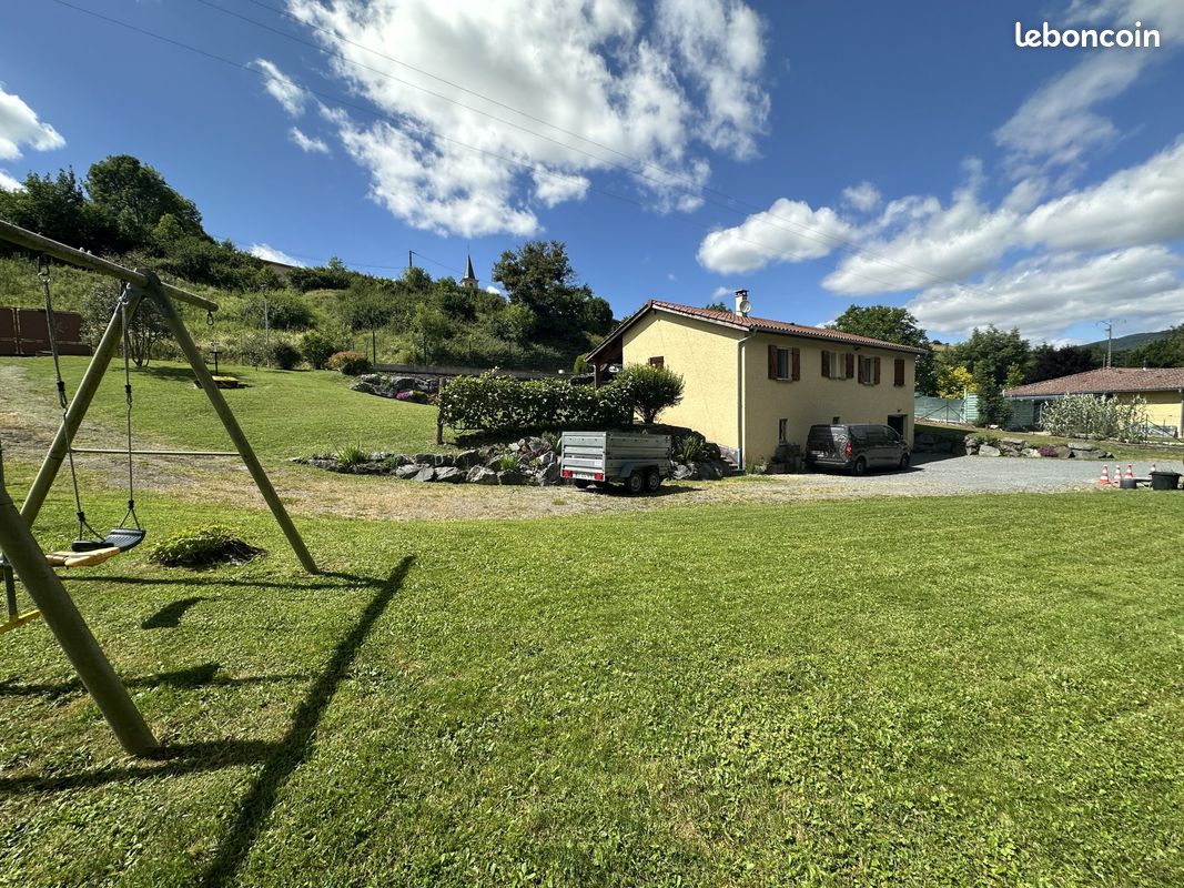 Maison 5 pièces 107 m² · à Saint-Didier-sur-Beaujeu · 107 m² · 255 000 €