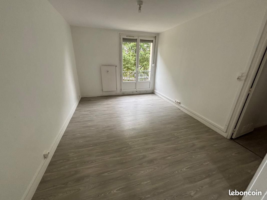 Appartement 3 pièces 51 m² · à Charleville-Mézières · 51 m² · 465 €