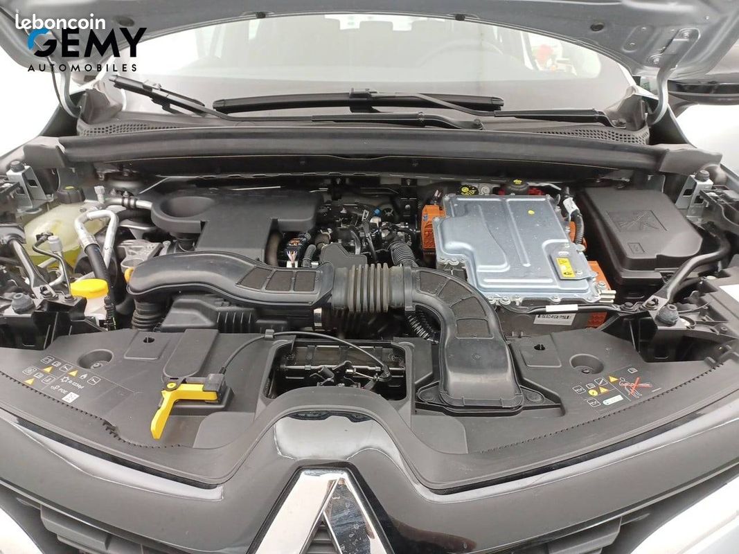 RENAULT Captur E-Tech 145 - 21 Business (image 15)