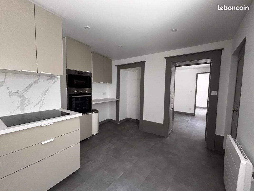 Appartement 2 pièces 37 m² · à Saint-Claude · 37 m² · 450 €