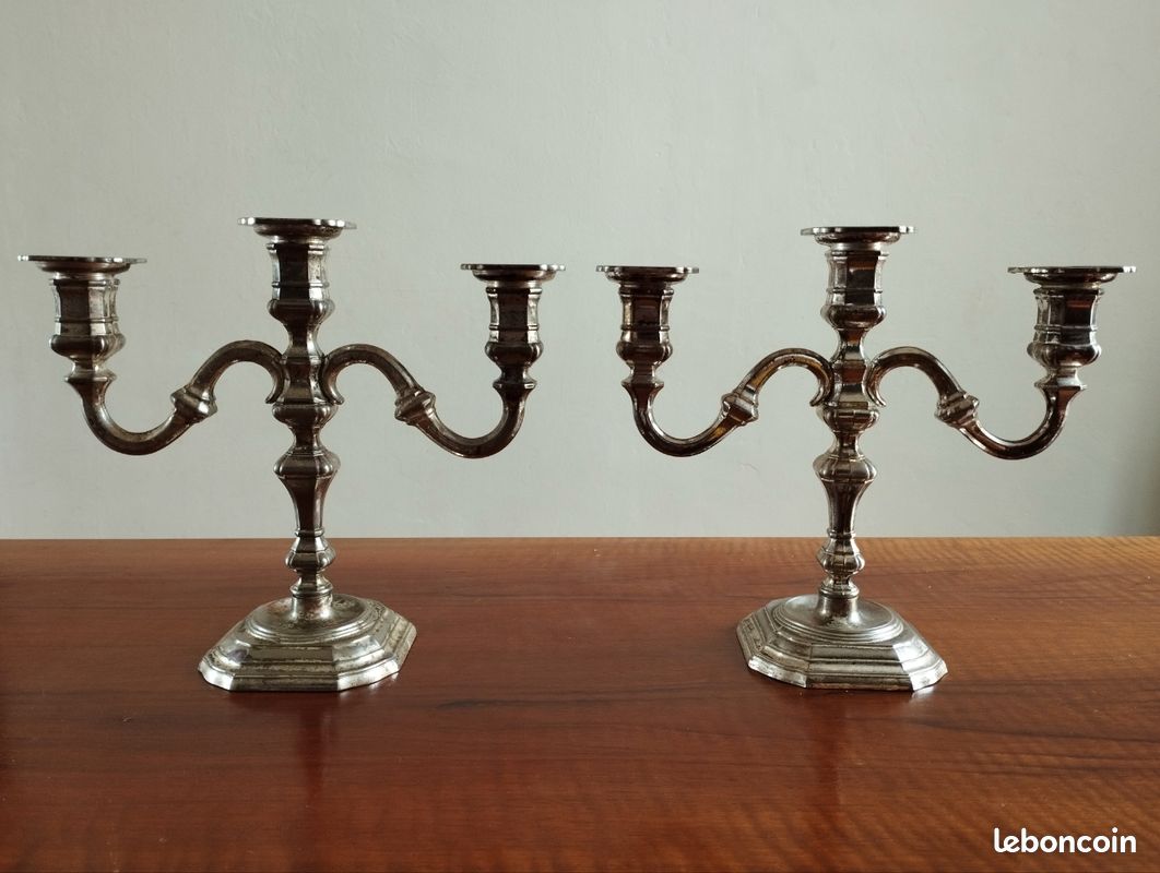 Paire de candélabres Restauration en bronze patiné et bronze doré