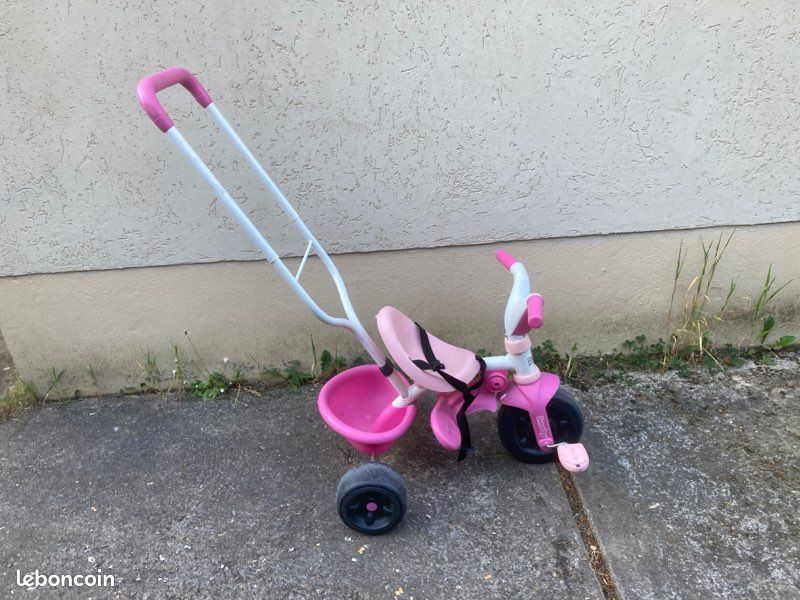 Petit vélo à 3 roues (image 2)