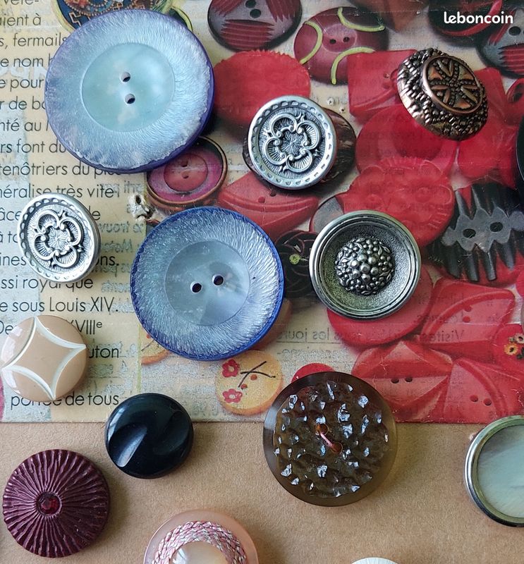 Lot De 65 Boutons Vintage Tons De Bleu - 14 à 44 Mm - Plastique