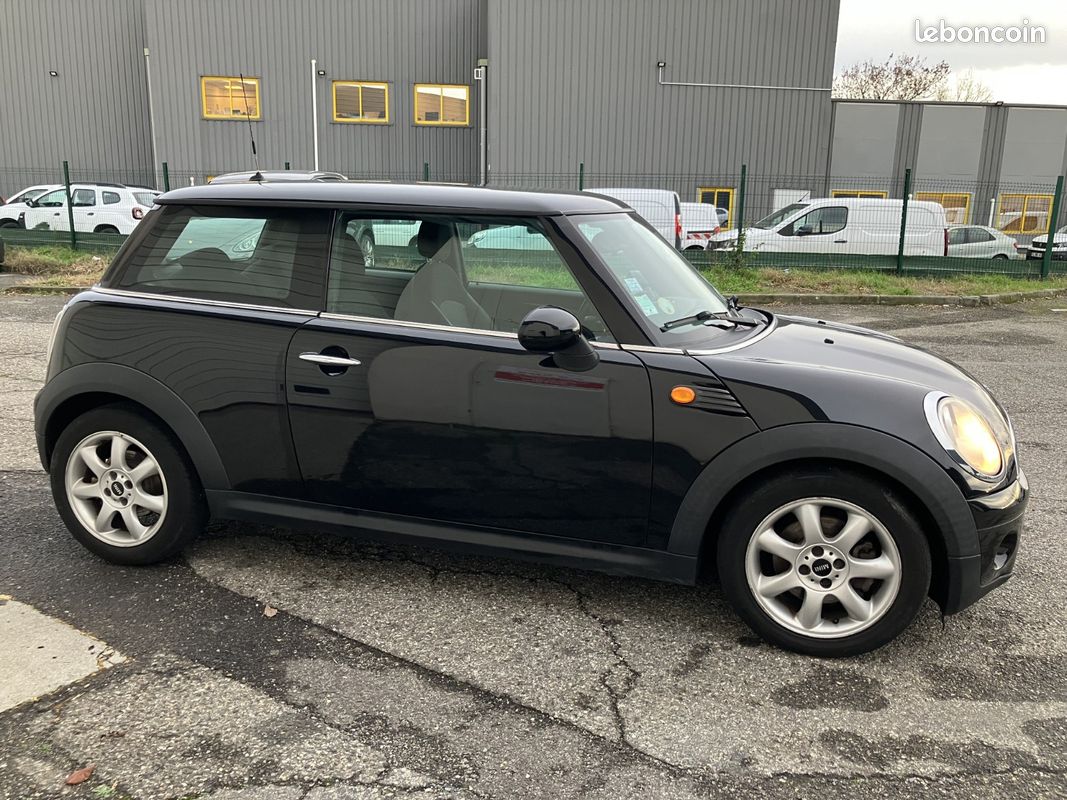 MINI HATCH R56 Cooper 1.6 D 110ch Pack Chili/Garantie 6 mois/Système Star Stop/ Clim/Vitres électriques (image 6)