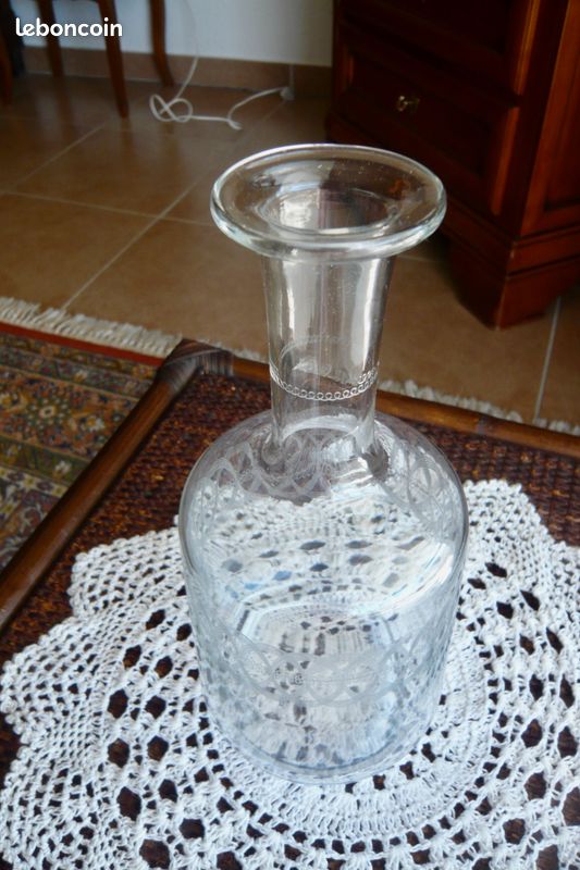 JOLIE CARAFE ANCIENNE à VIN, VERRE CISELE, BOUCHON à FACETTES (image 2)
