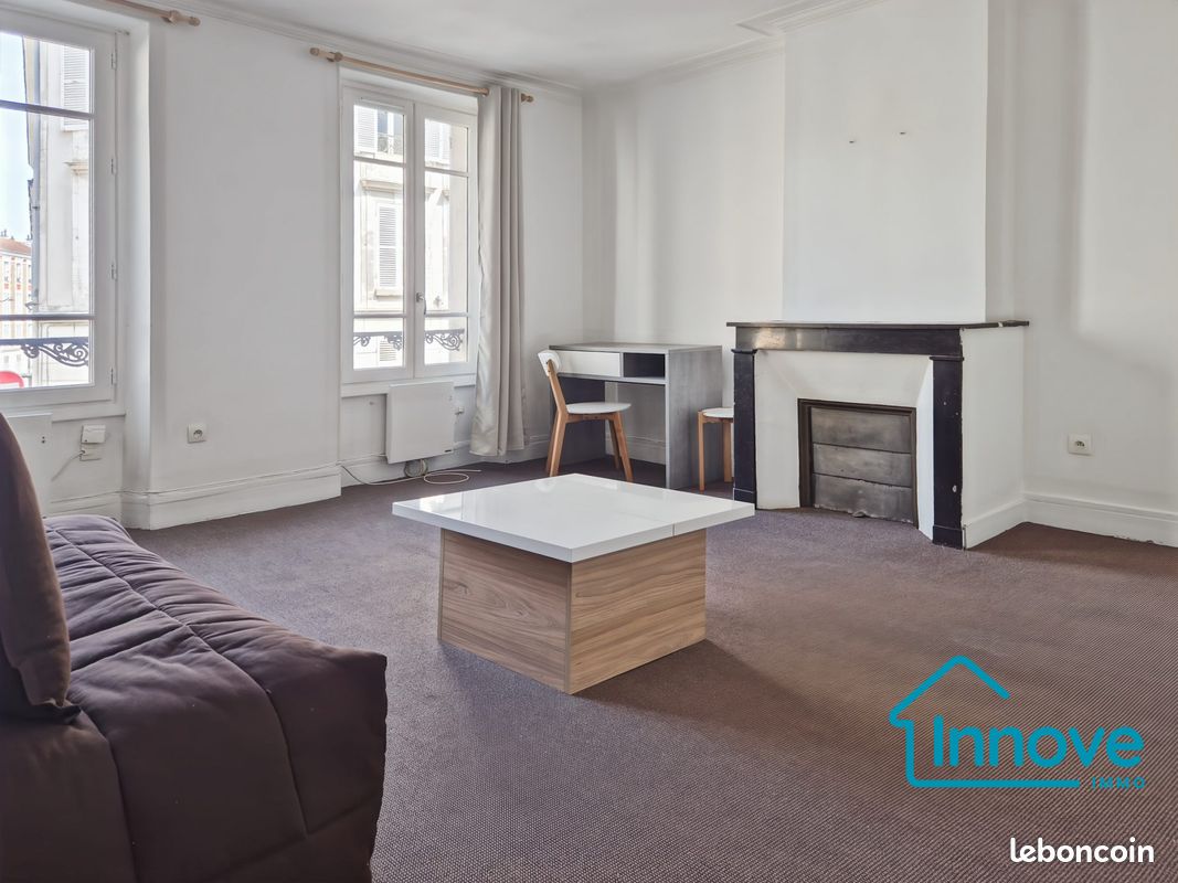 Appartement 1 pièce 34 m² · à Versailles · 34 m² · 930 €