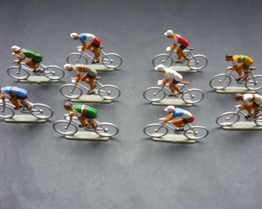 Ensemble 5 coureurs cycliste Equipe MERCIER sous blister par ATLAS
