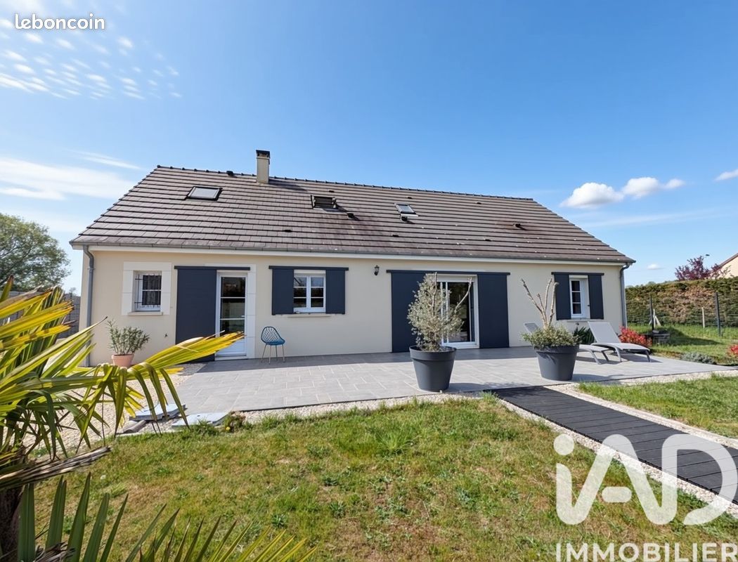 Maison 6 pièces 150 m² · à Châteaumeillant · 150 m² · 211 000 €