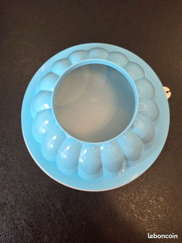Lot de moules à gâteaux "Tupperware" (image 4)
