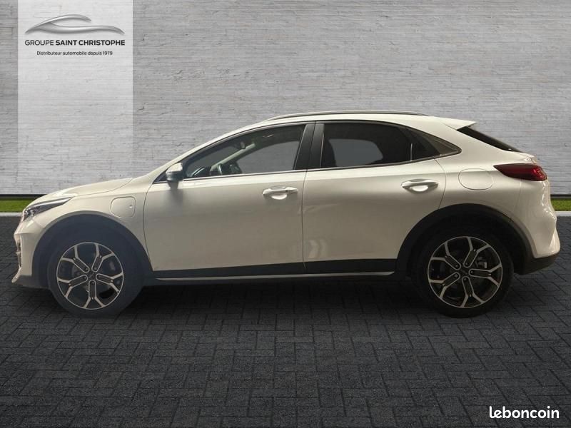 Kia XCeed 1.6 GDi 105ch + Plug-In 60.5ch Black & White Edition DCT6 MY22 (image 3)